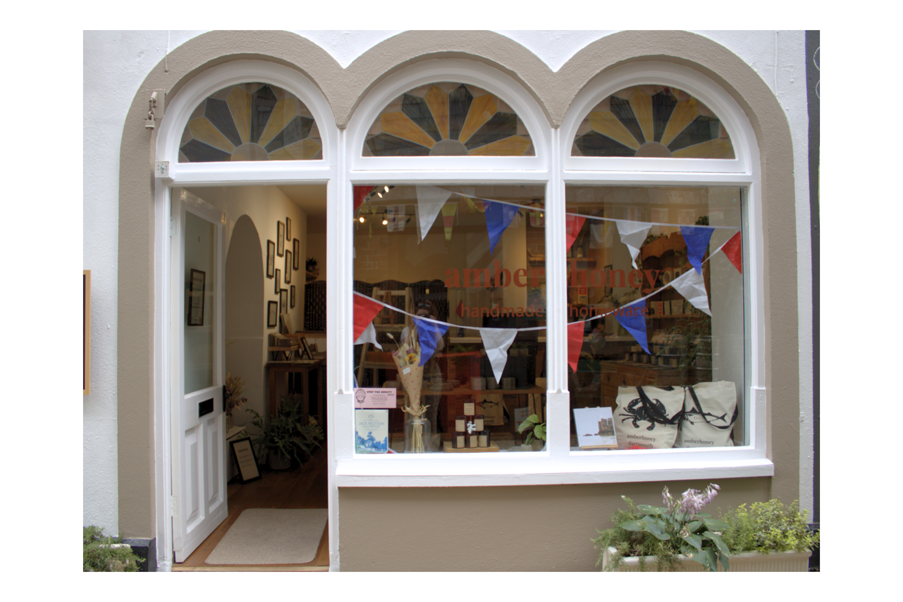 the store front of the amberhoney in dartmouth.
