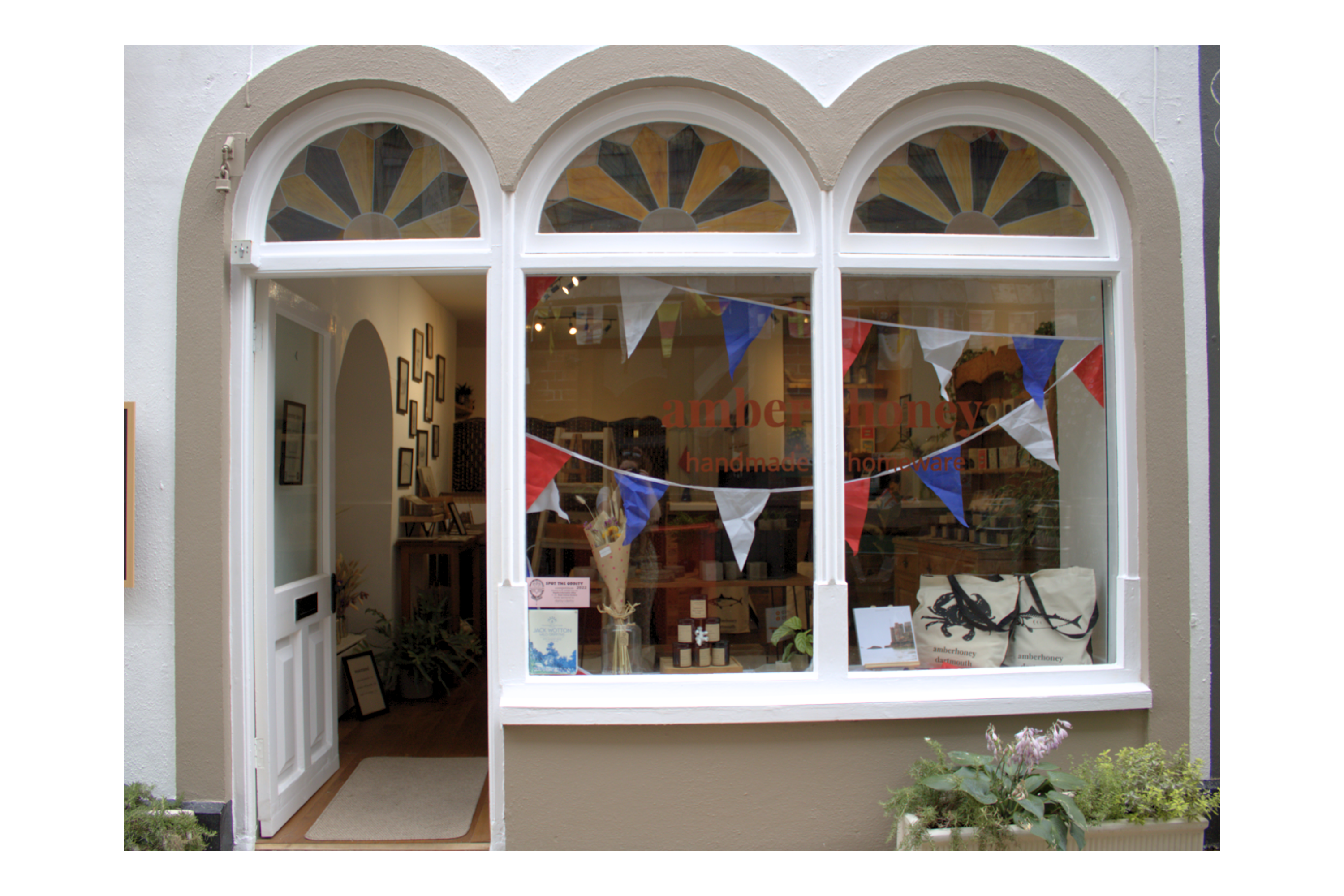 the store front of the amberhoney in dartmouth. 